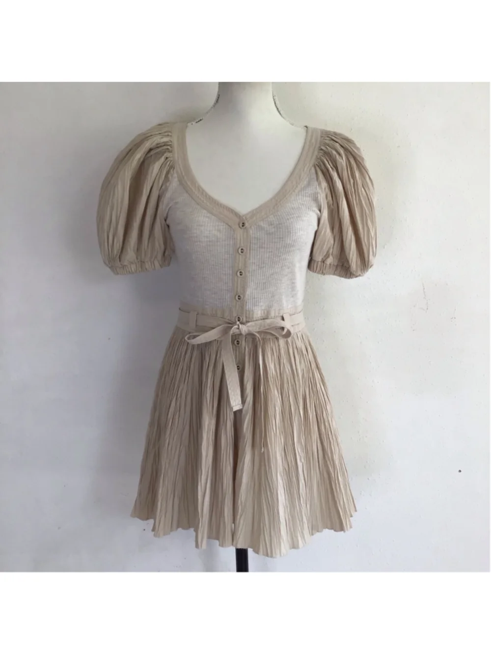 Ulla Johnson Women Elegant Beige Pleated Romper with Puff Sleeves Size 4 - Picture 1 of 15